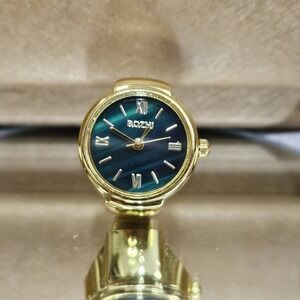Vintage Bozhi Finger Ring Watch Womens Mens Emerald Dial Gold Tone Stretch Band